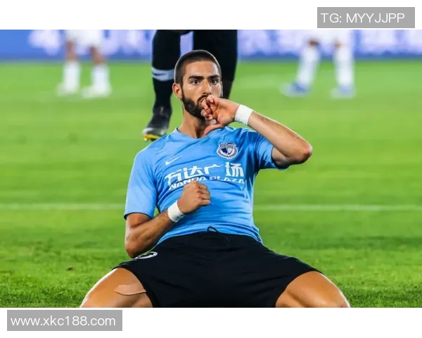 克罗斯：从中场指挥官到足球战术革新者的辉煌之路